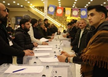 ‘Halk, demokrasinin nasıl olması gerektiğini gösterdi’