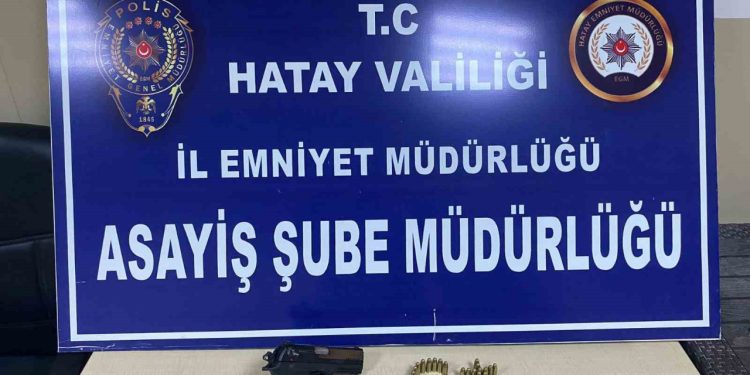 8 yıl hapis cezasıyla aranan şahıs yakalandı: Üzerinden silah ve fişek çıktı