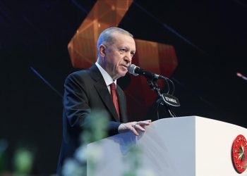 AKP İstanbul’da üç yeni aday çıkardı