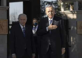 AKP - MHP gerilimi: 'Kriz seçim sonrasına ertelenmiş görünüyor'; 'Herkes sanki biraz 'son kavgaya' hazırlanıyor'