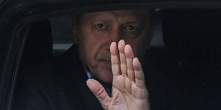 AKP'de yeni durum: 'Murat Kurum, Erdoğan'a rağmen aday gösterilmiş olabilir'