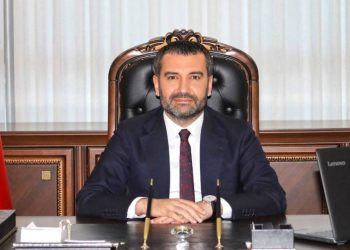 AKP'li Elazığ Belediye Başkanı, AKP'li vekile saldırdı