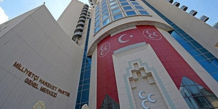 AKP'nin aday adayı MHP'nin adayı oldu, ilçe başkanı görevden alındı!