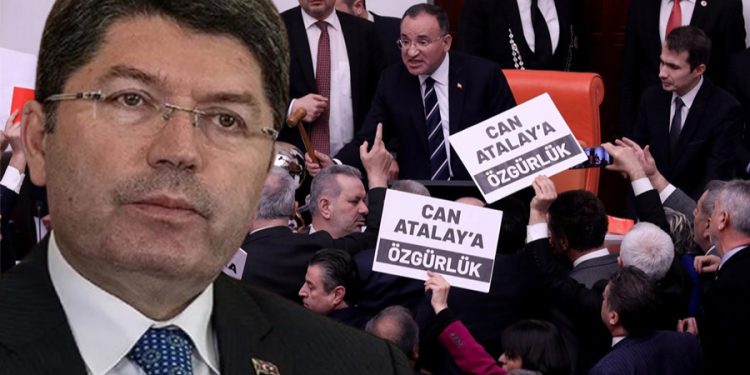 Adalet Bakanı Tunç: ‘Bekir Bozdağ’a kitapçık atılması milli iradeye büyük saygısızlık’