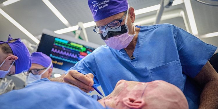 Alman mahkemesinden Türkiye'de katarakt ameliyatı kararı