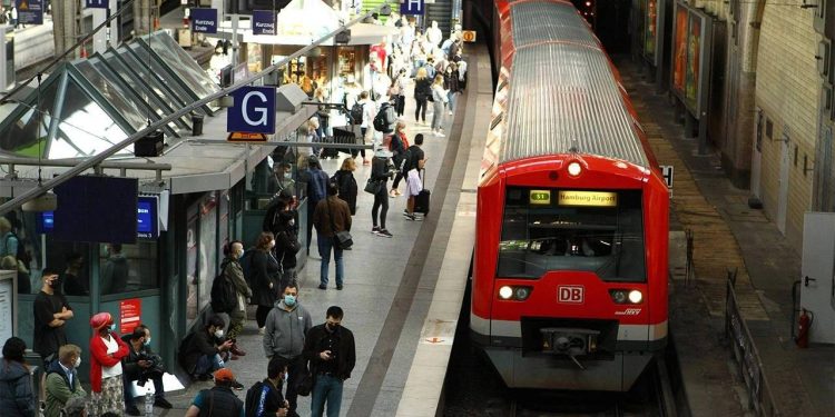 Almanya'da ücret krizi: Makinistlerden grev kararı