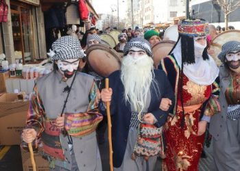 Amed’te Serê Salê: Kapılar çalındı, dileklerde bulunuldu