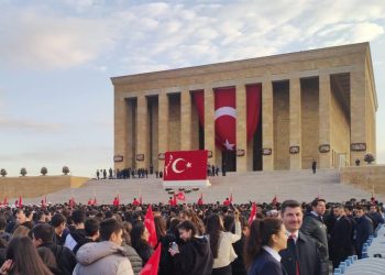 Anıtkabir’de şeriat sloganları attı, Cumhuriyet’e lanet okudu; tutuklandı