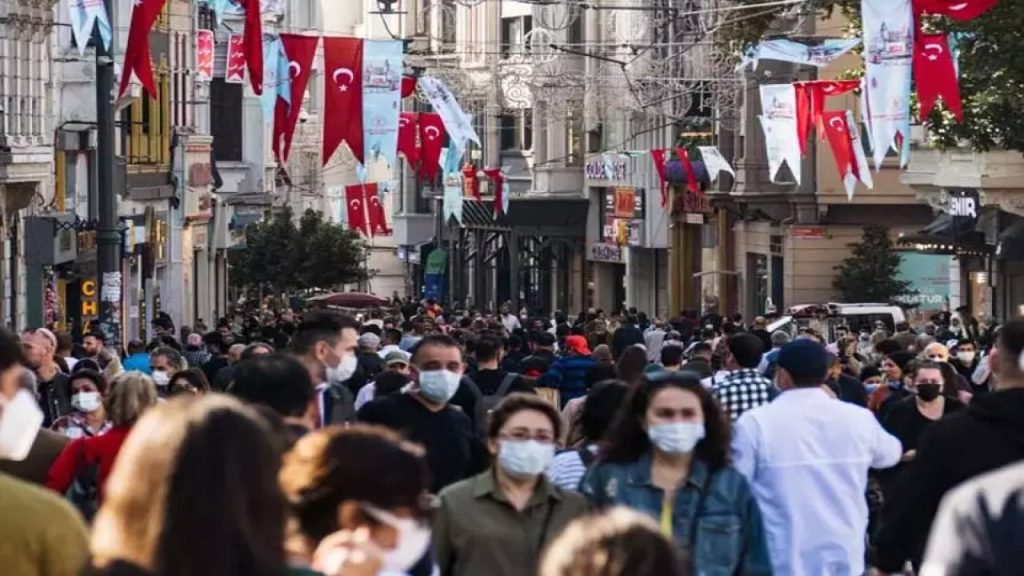 Ateş, kas ağrıları, öksürük… Türkiye ‘kombo salgın’a teslim, uzmanlar uyardı