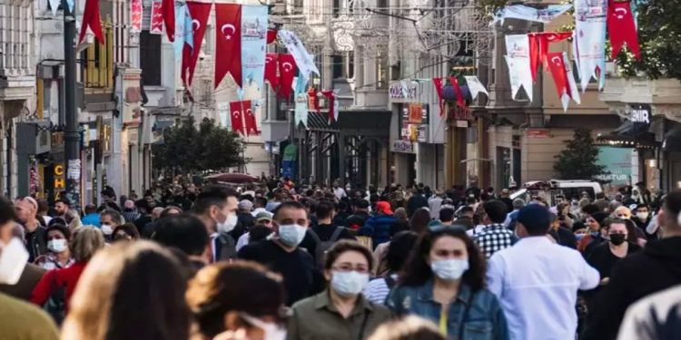 Ateş, kas ağrıları, öksürük… Türkiye ‘kombo salgın’a teslim, uzmanlar uyardı