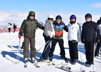 Avukat Rezan Epözdemir'in Seçil Erzan'a sorduğu Fransa tatili Palandöken çıktı!