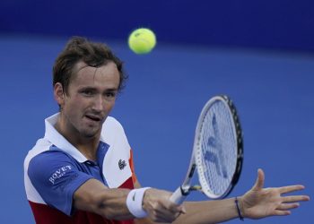 Avustralya Açık'ta Medvedev ve Zverev hata yapmadı