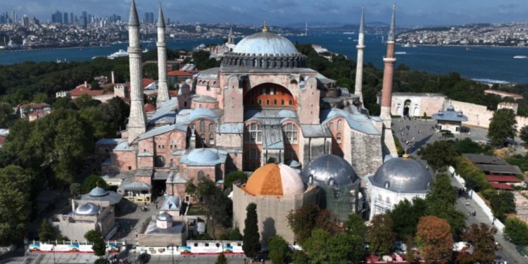 Ayasofya'da yeni düzenleme başlıyor!