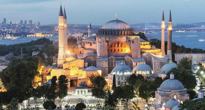 Ayasofya’nın restorasyon ihalesi Erdoğan’ın arkadaşına verildi