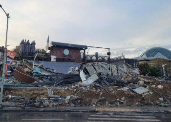 Bakanlığa bir darbe de İstinaf mahkemesinden: Üsküdar sahilindeki kaçak yapıların yıkımına itirazı reddetti