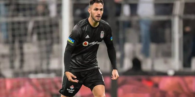 Beşiktaş'tan eski oyuncusuna 2.7 milyon euro ödeme!