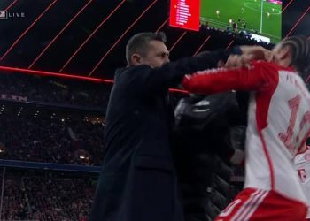 Bjelica, Sane'yi tokatladı, kırmızı kartla oyun dışı kaldı