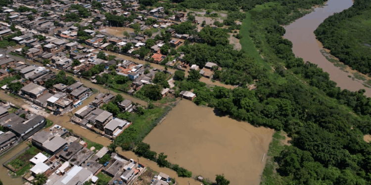 Brezilya'da sel 12 can aldı