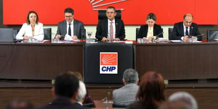 CHP’de aday açıklaması önümüzdeki haftaya ertelendi: İzmir’de kadın aday olasılığı artıyor
