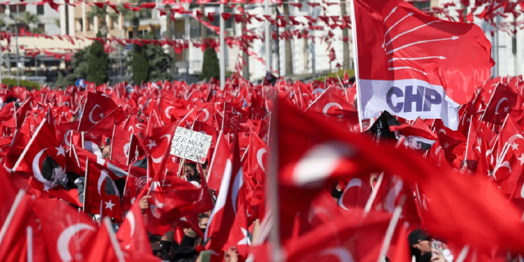 CHP'de adaylar için kritik hafta: Özel'den yoğun görüşme trafiği