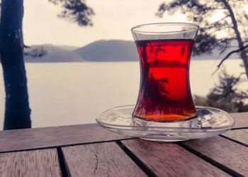 Prof. Dr. Göral: Çayı çok sıcak içmek kanser riski oluşturuyor