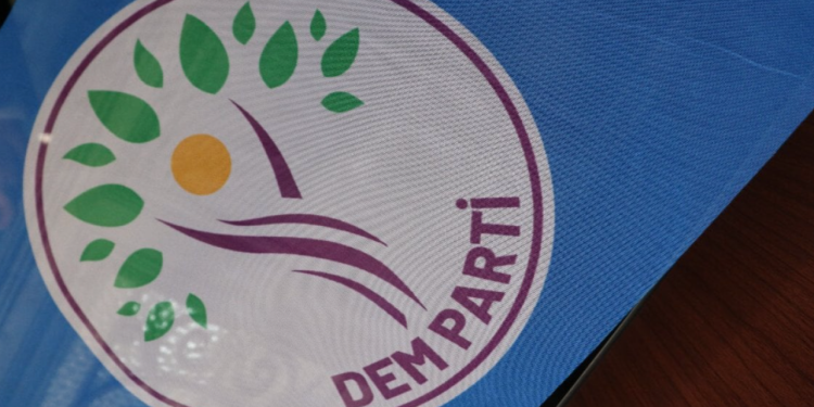 DEM Parti, belediye eş başkan adaylarını tanıttı