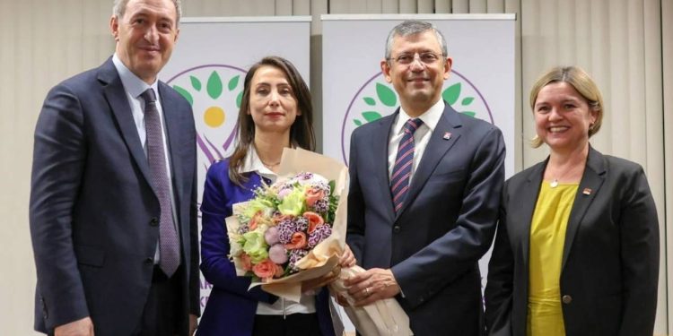 DEM Parti’den CHP’ye iade-i ziyaret