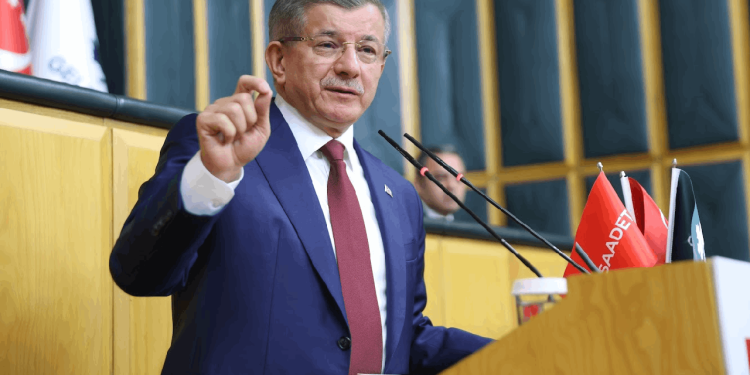 Davutoğlu'ndan Bahçeli'ye yanıt: Yine yarım yamalak anlamış