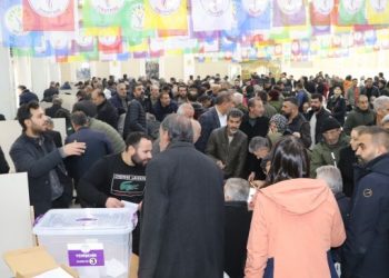 Delegeler halk oylamasından memnun: Tüm partilere örnek olmalı