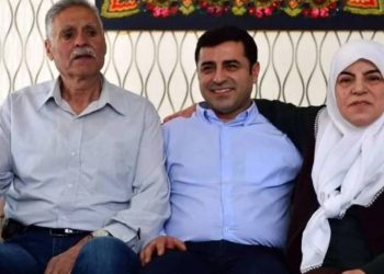 Demirtaş: Savunmamı okuma yazması olmadan alın teriyle 7 çocuğu yetiştiren babama ithaf ediyorum