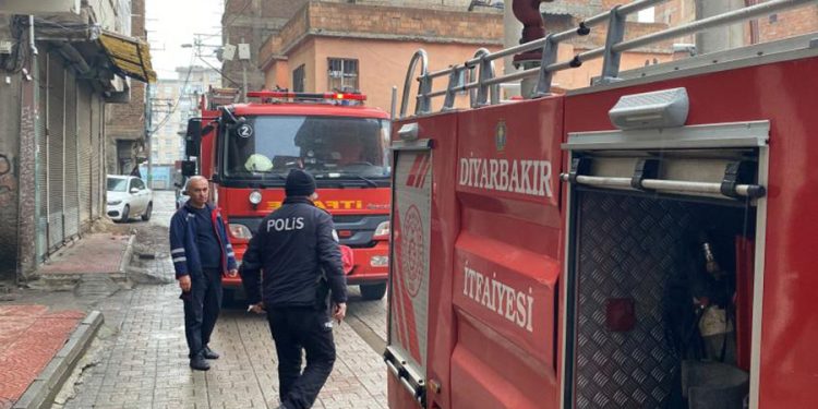 Diyarbakır’da evde yangın: 1 ölü