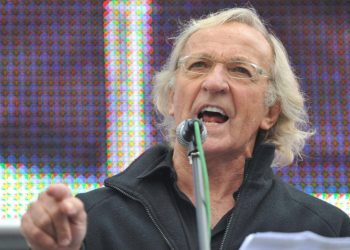 Duayen gazeteci John Pilger 84 yaşında vefat etti