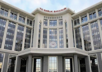 Erdoğan duyurdu: 35 bin sağlık personeli atanacak