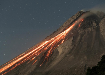 Endonezya'da yanardağ patlamasının ardından 1172 kişi tahliye edildi
