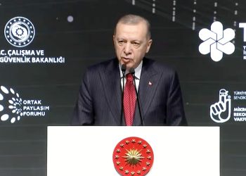Erdoğan: 28 Şubat döneminden hatırladığımız, tehlikeli tartışmaları geride bırakmamız gerekiyor