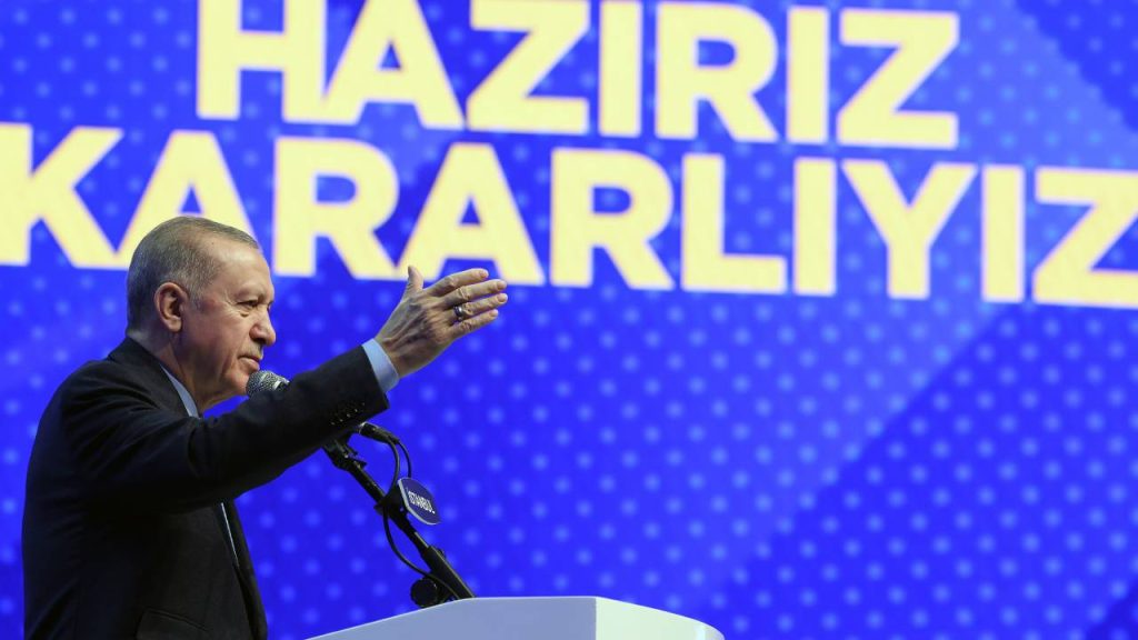 Erdoğan, Can Atalay'a 'terörist' dedi; Özgür Özel'i hedef aldı: "Teröristi adeta Meclis'ten cezaevine tünel kazarak kurtarma peşinde"