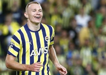Eski Fenerbahçeli Szalai transfer oldu
