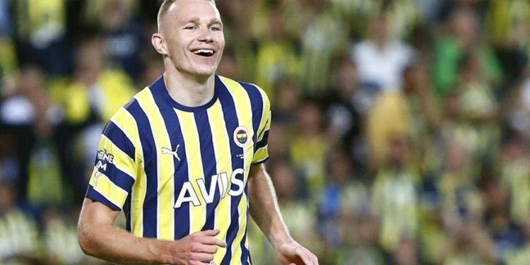 Eski Fenerbahçeli Szalai transfer oldu