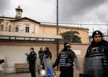 Eski istihbaratçıdan korkutan uyarı: 'Türkiye'deki IŞİD'liler toparlandı, benzer saldırılar seçime kadar devam edecek'