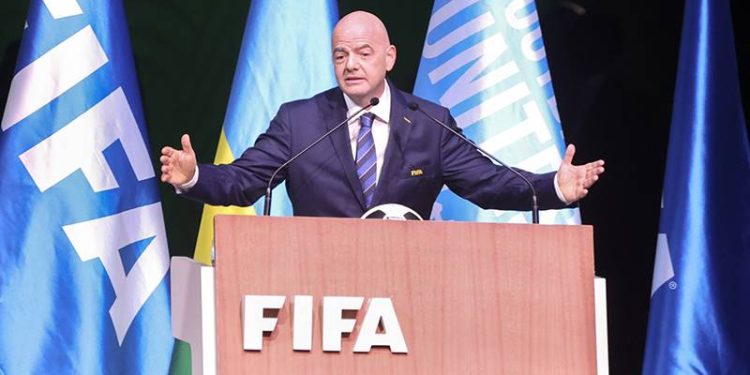 FIFA Başkanı Infantino'dan ırkçılığa karşı "hükmen mağlubiyet" çağrısı