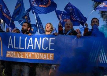 FRANSA | Polislerden Olimpiyat oyunları protestosu