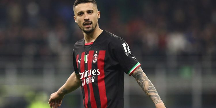 Fenerbahçe Milan'lı oyuncuyu kadrosuna kattı