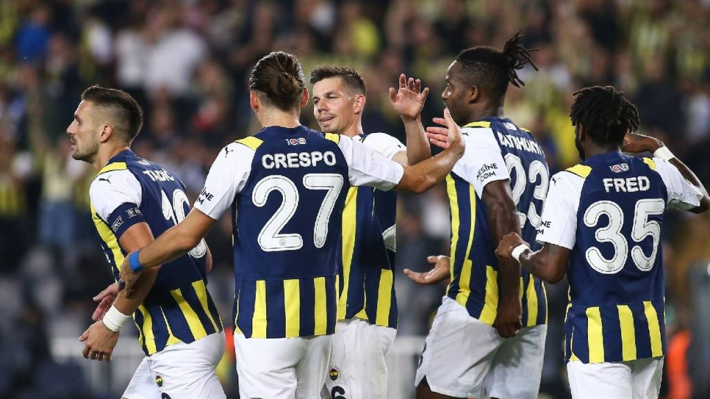 Fenerbahçe'de kadro hafifletme operasyonu: Birçok isimle yolların ayrılması bekleniyor