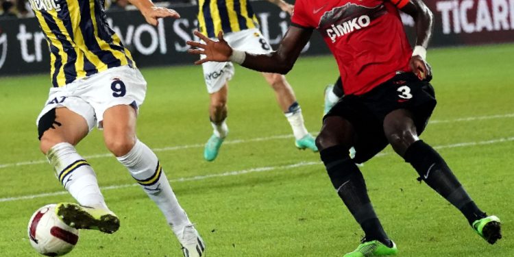 Fenerbahçe'nin Gaziantep FK maçı kadrosunda sürpriz isim!