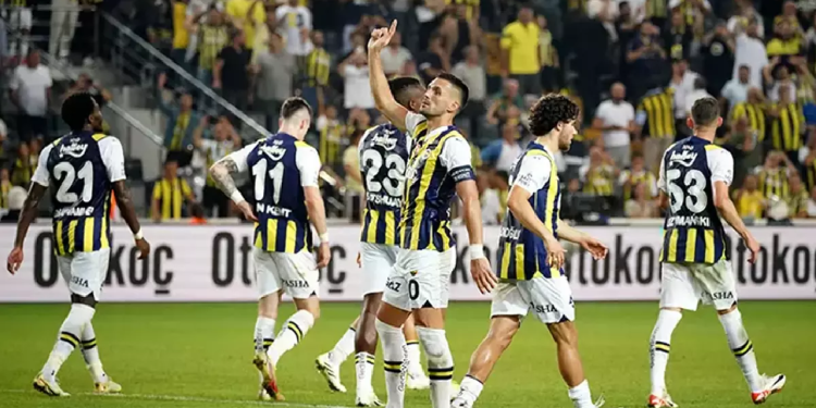 Fenerbahçe'nin fikstürü zorlu: 12 günde 4 maça çıkacak!
