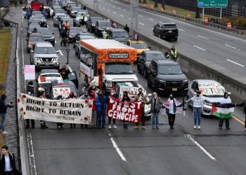 Filistin yanlısı eylemciler New York'ta trafiği kilitledi, JFK'de uçuşlar aksadı