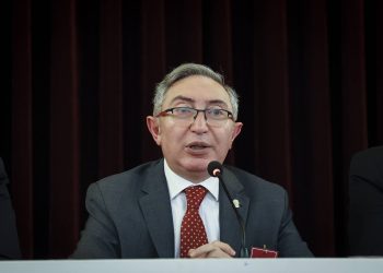 Futbol, "yalı çocukları"nın oyuncağı oldu