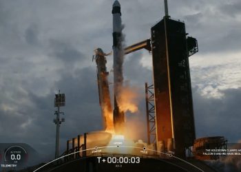 Füze fırlatıldı: Türkiye’nin ilk astronotu Alper Gezeravcı’nın uzay yolculuğu başladı