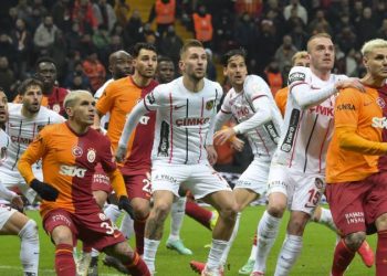 Galatasaray'dan Gaziantep FK maçı sonrası "direk" paylaşımı