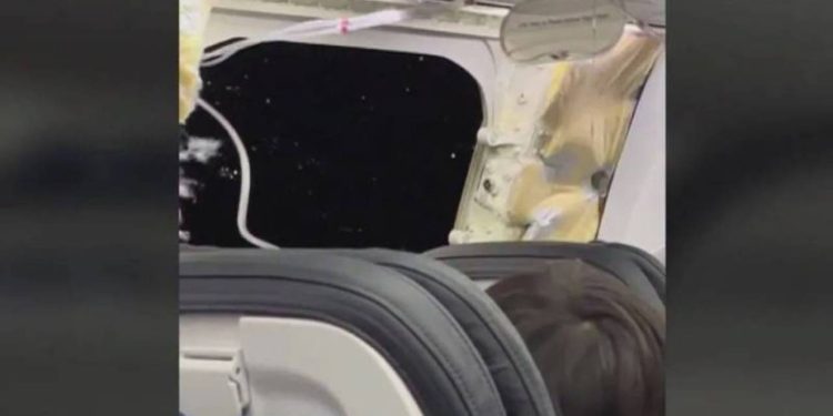 Gövdesinden bir parça kopan uçakla ilgili yeni detaylar ortaya çıktı